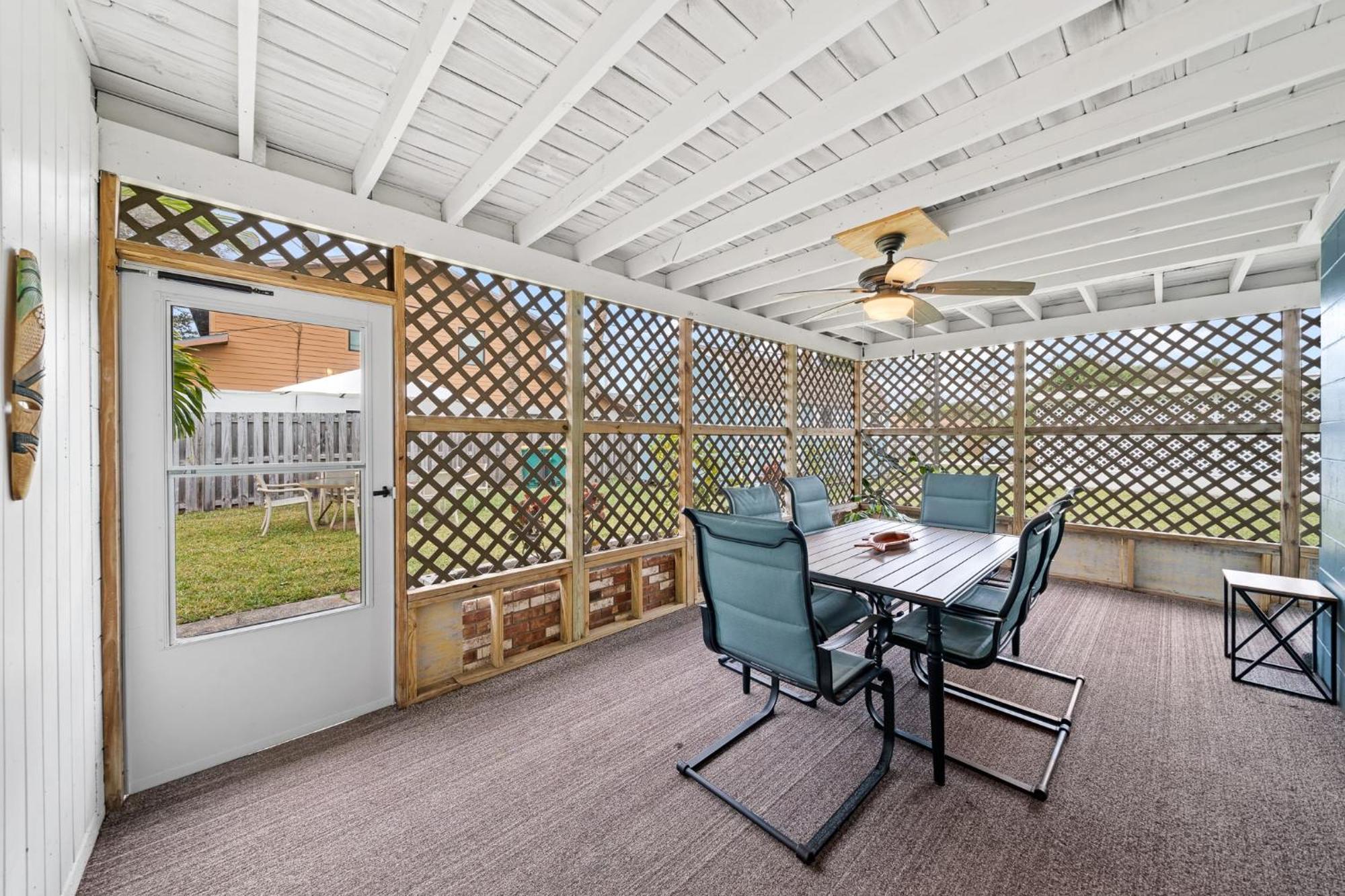 Uptown Cottage - Walk To The Beach And Restaurants Cocoa Beach Esterno foto